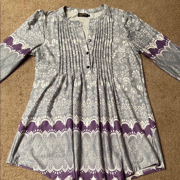 Reborn Large Gray and White Pleated Rayon Tunic with Mandarin Collar - Picture 1 of 11